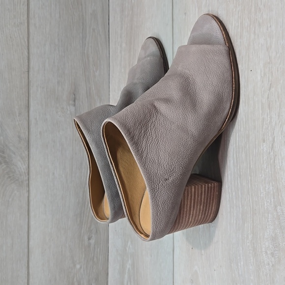 Lucky Brand Elegant Women's Organza Gray Mules Heels Open Toe Shoes Sz 7.5M - Picture 2 of 12